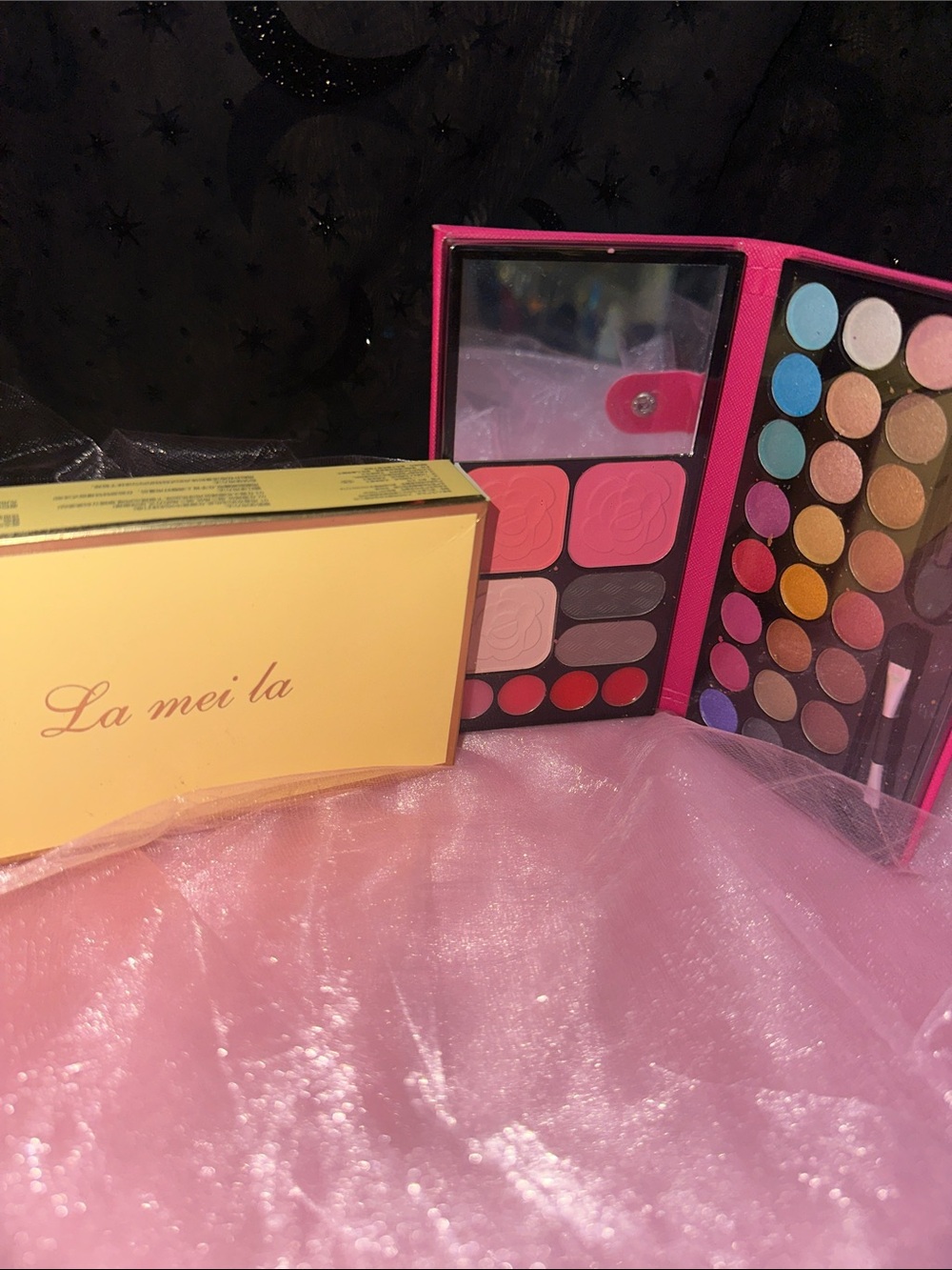 Pink Multi-Color Eyeshadow & Cheek & lip Palette